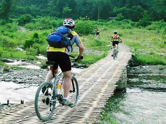 Cycling Tour Sapa from Sa Pa to Lao Cai 3 Days